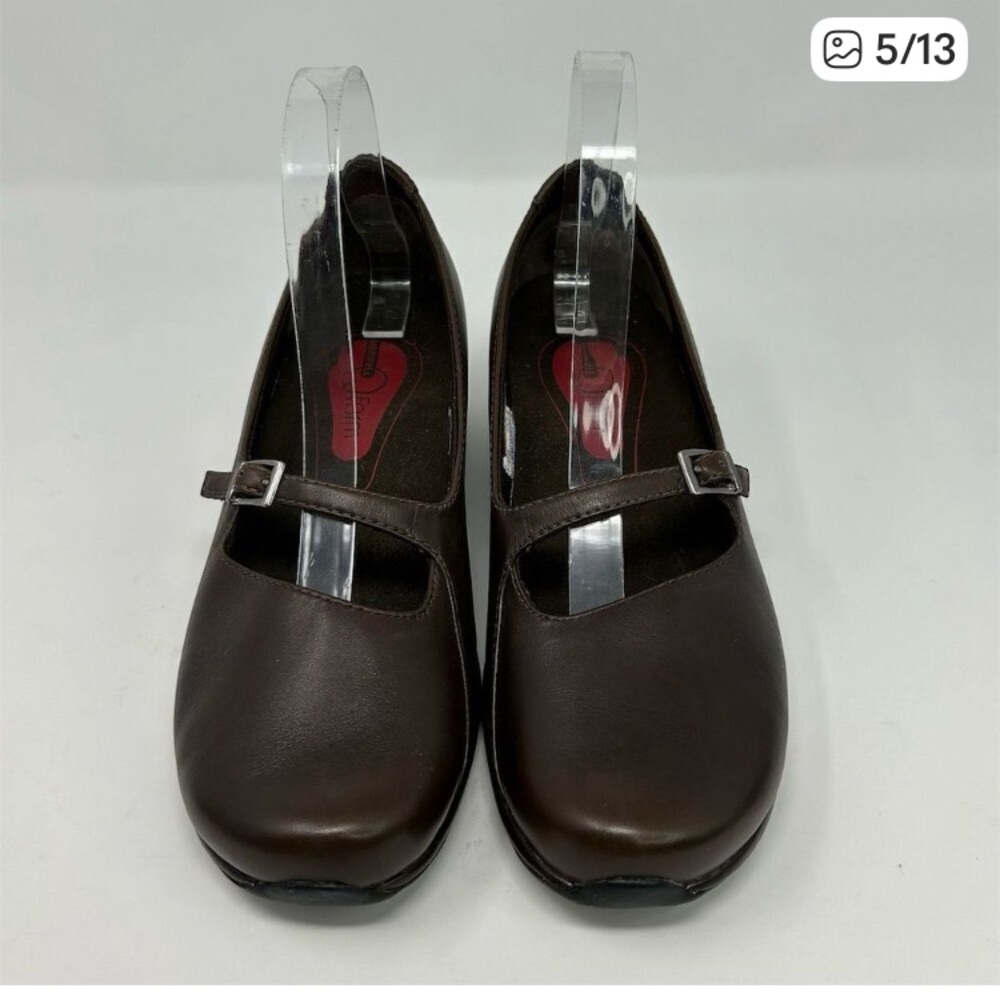 Merrell Women's Chocolate Brown Mary Jane Flats 8.5 - Like New
